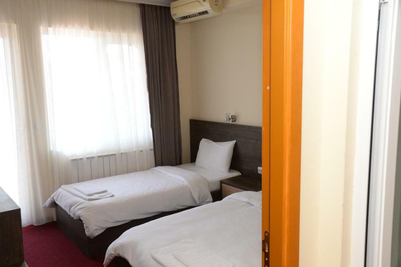 Hotel Istatov Nov Dojran Esterno foto